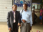 Aéroport de Libreville - Mardi 30 mars 2010 - Pr Karim Bay Diallo et Dr Mohamed Amadou Keita